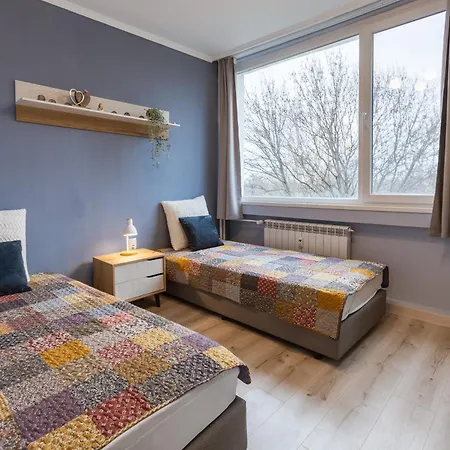 Happy Lazur Apartment
