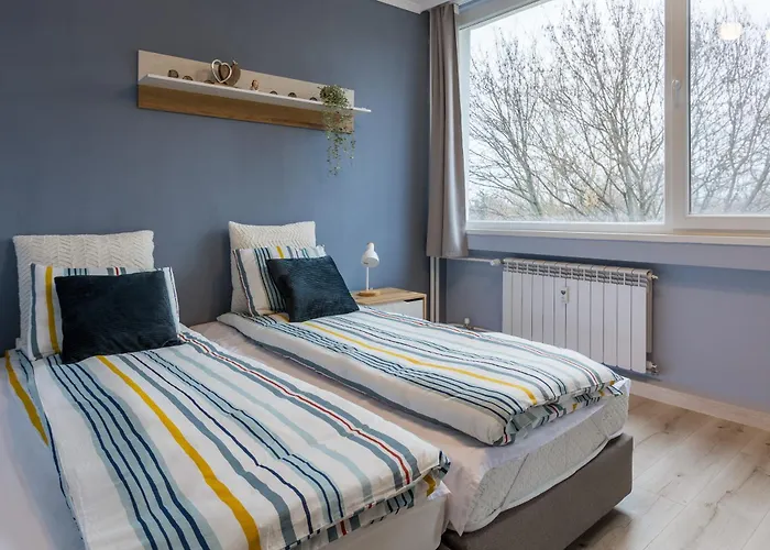 Happy Lazur * Μπουργκάς